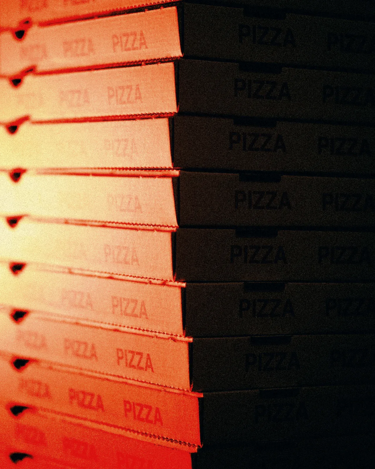 Boîtes à pizza empilées